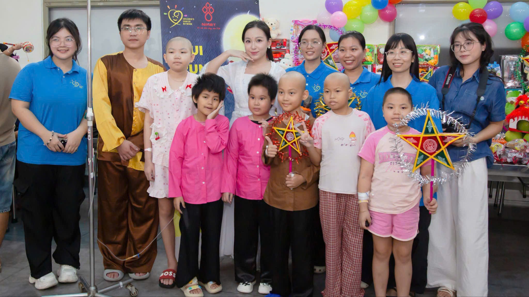 Gieo niềm vui cho bệnh nhi Viện Máu trong dịp Tết Trung thu