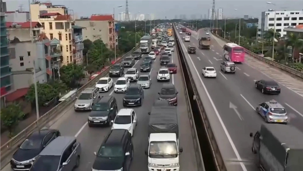 Xung quanh đề xuất bỏ làn khẩn cấp Vành đai 3 trên cao