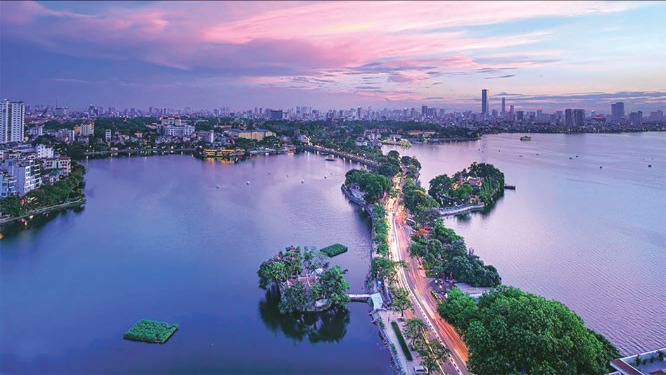 Đánh thức tiềm năng viên ngọc quý Hồ Tây 