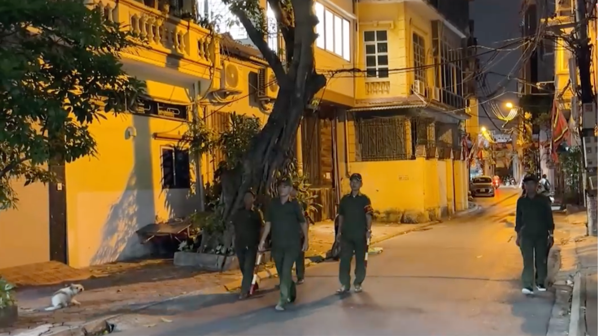 Đêm của những tổ an ninh cơ sở phường Hoàng Mai