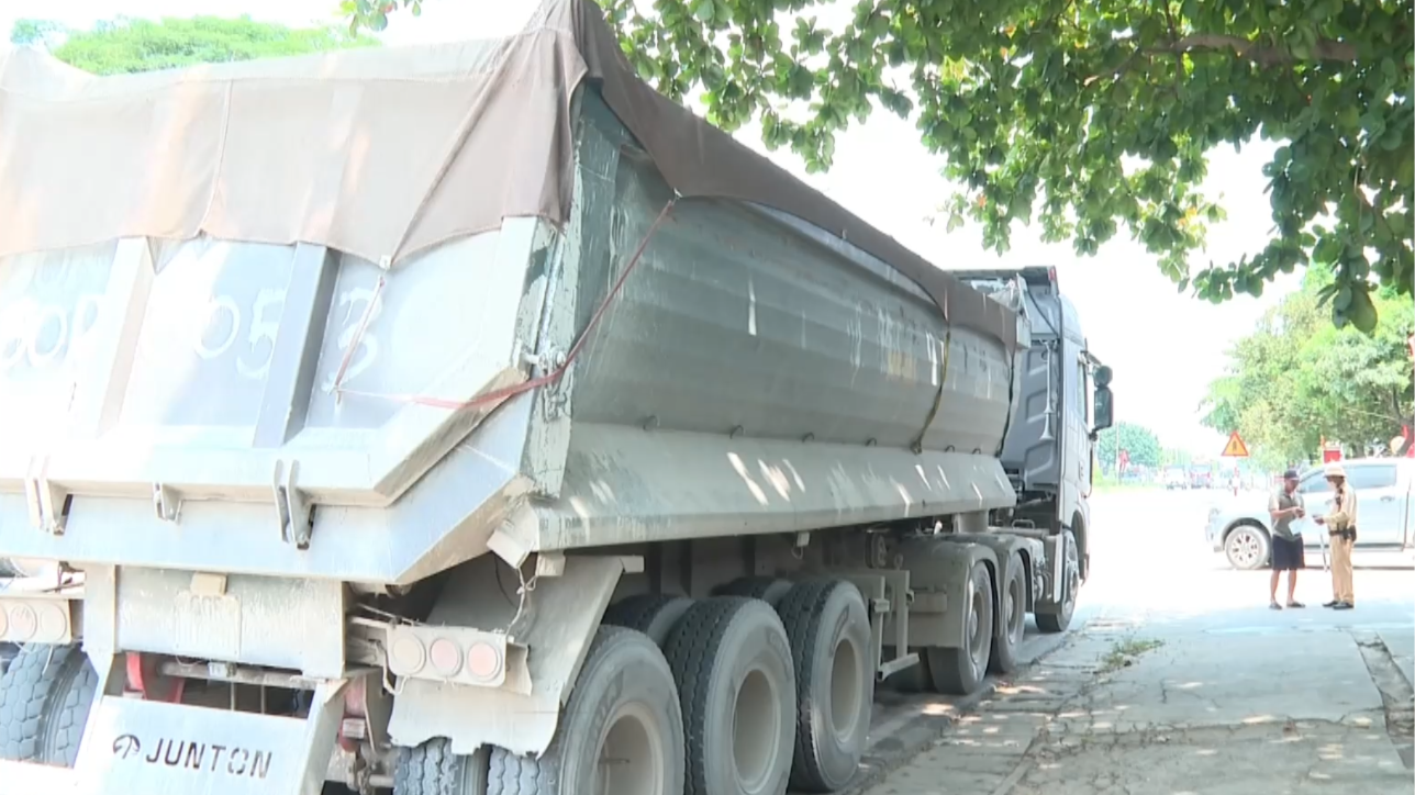 Nâng cao ý thức lái xe vận tải, đảm bảo ATGT 