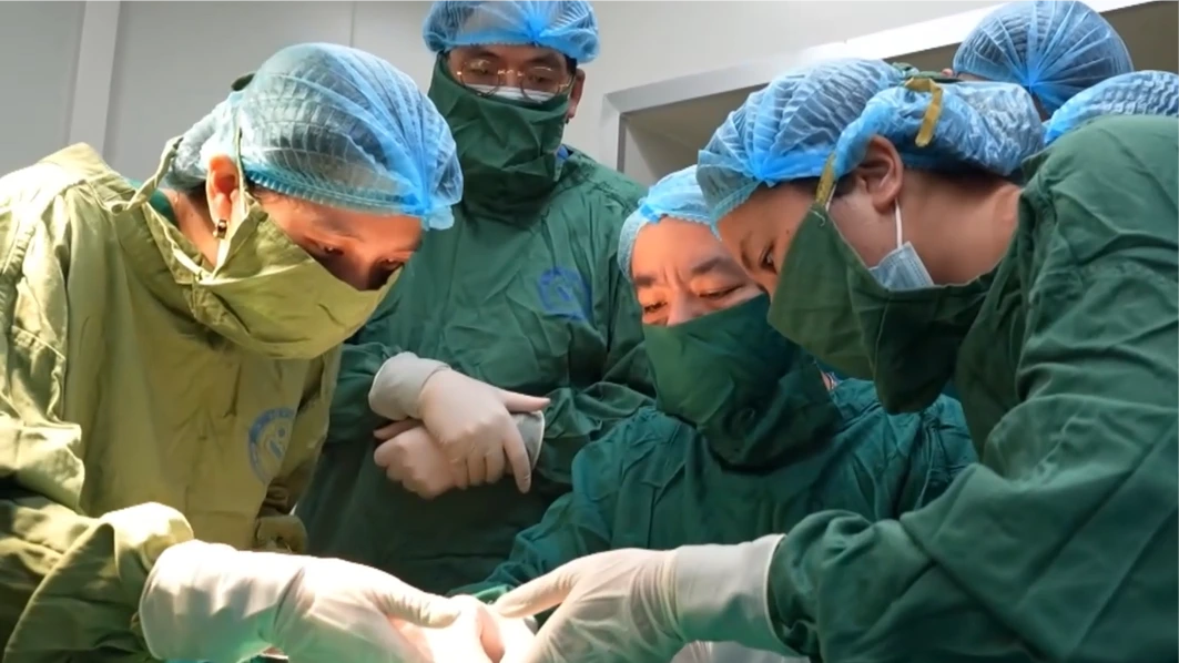 Việt Nam lần đầu can thiệp thành công thoát vị hoành thai nhi
