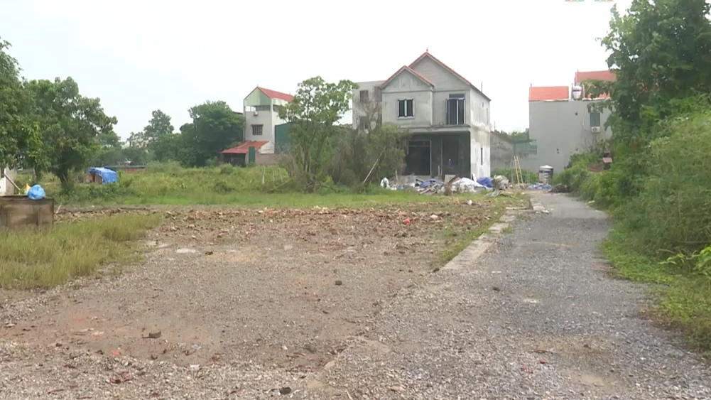Giá nhà đất giảm, thanh khoản vẫn thấp