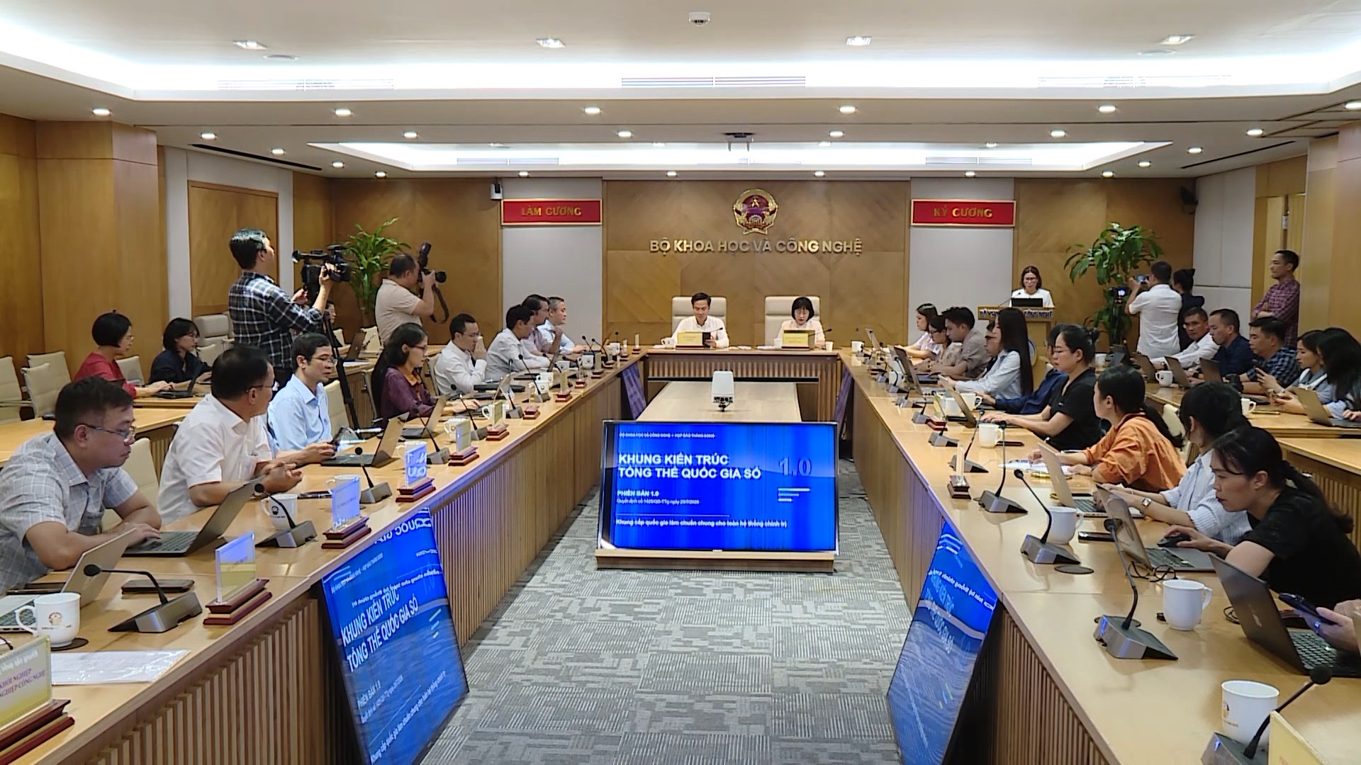 Phát động giải thưởng công nghệ số Make in Vietnam 2026