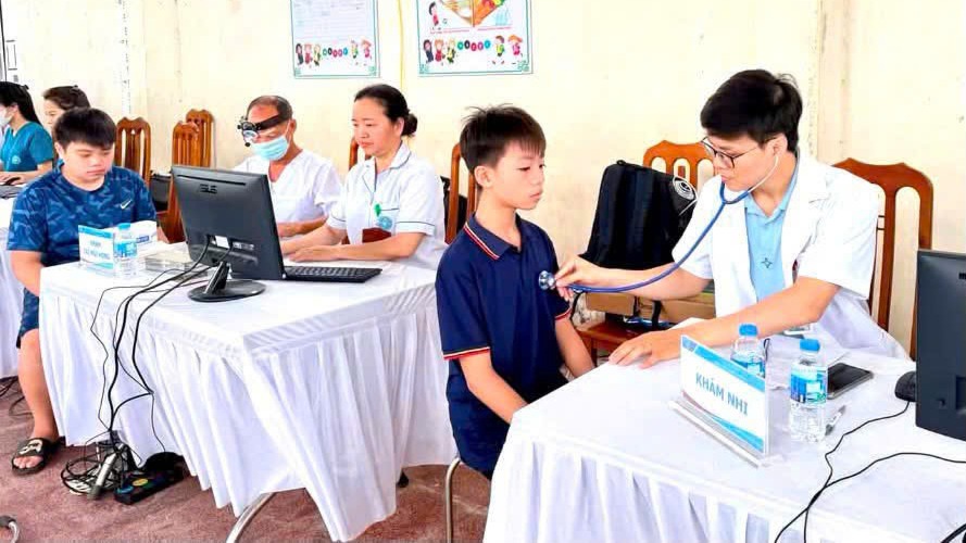 Khám sức khỏe – đầu tư cho nguồn nhân lực tương lai Thủ đô