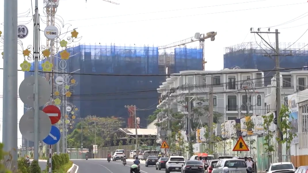 Doanh nghiệp địa ốc chật vật giữ dòng tiền
