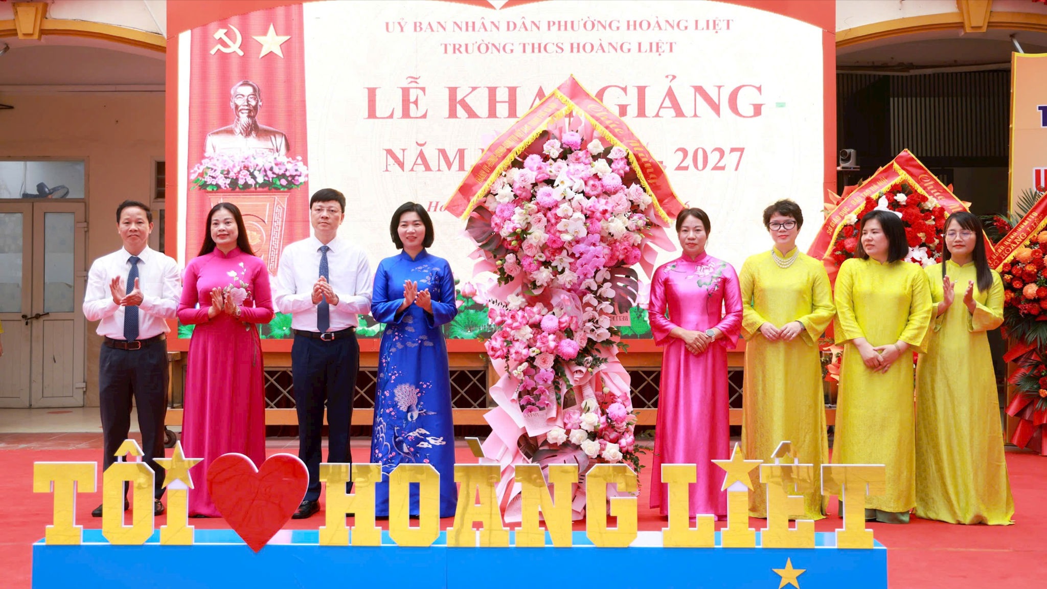 Đào tạo tri thức gắn liền với rèn luyện đạo đức