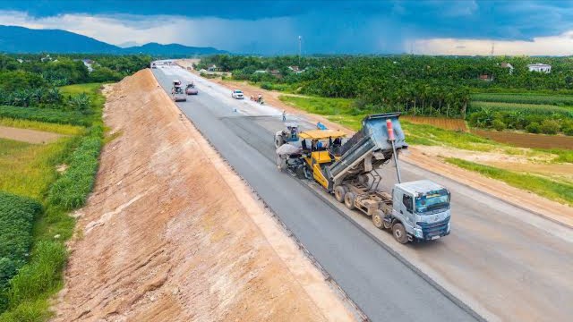 Yêu cầu tăng tốc giải ngân, bảo đảm tiến độ các dự án