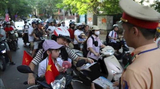 Giao thông an toàn trong ngày khai giảng năm học mới