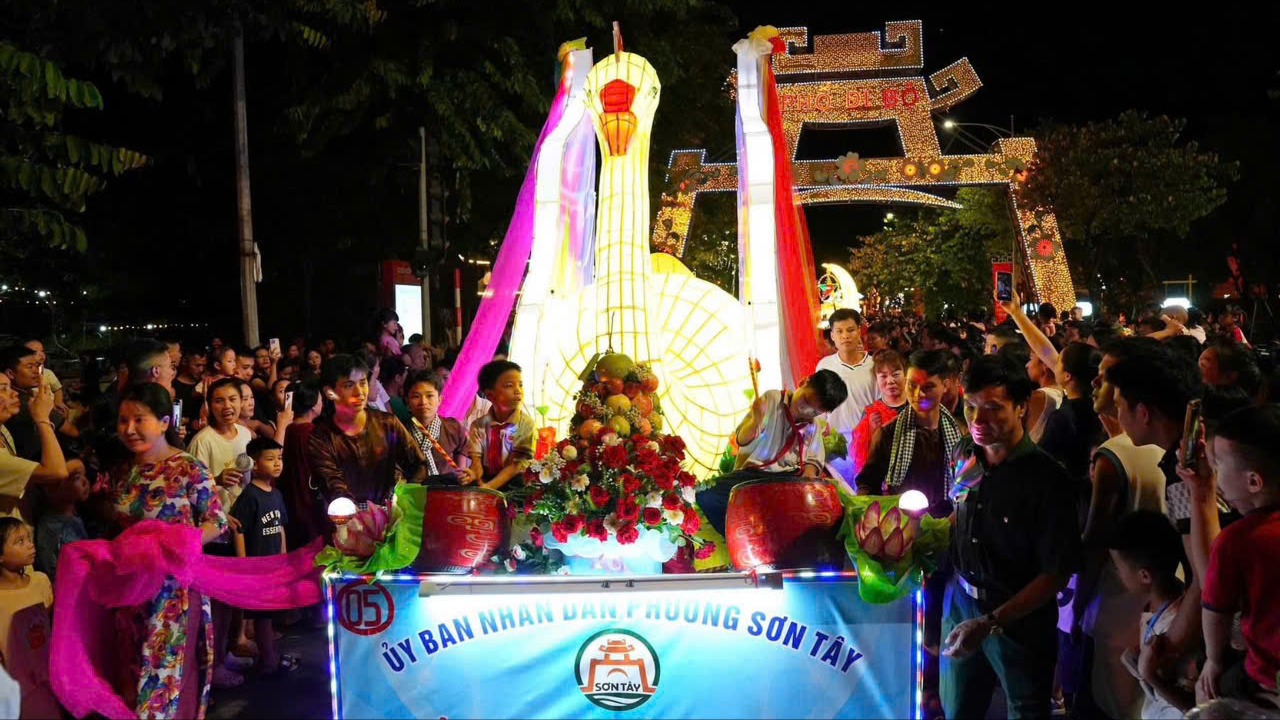 Rộn ràng không khí Trung thu sớm tại Thành cổ Sơn Tây