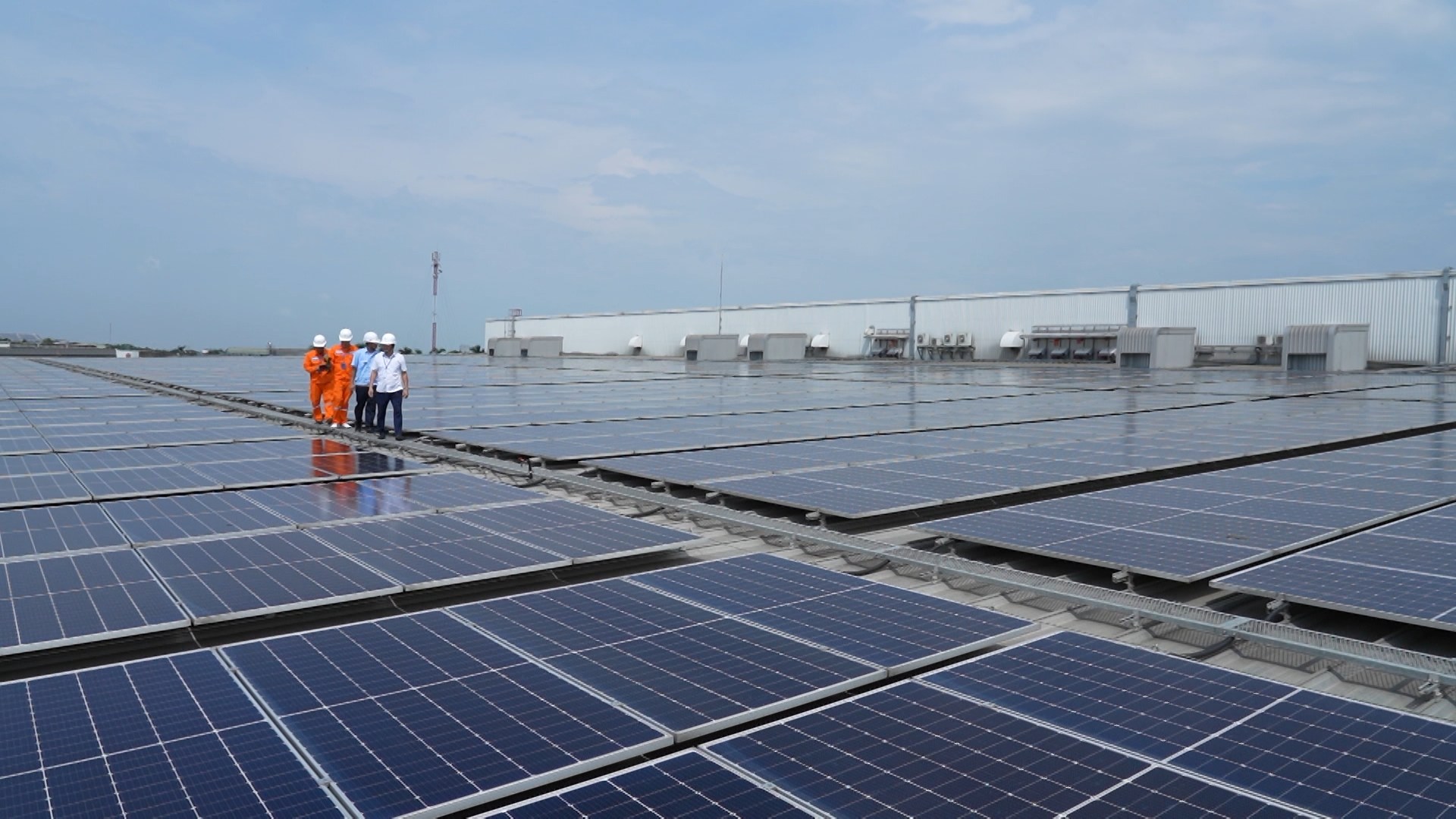 Điện mặt trời mái nhà: Được phép bán 50% sản lượng điện dư