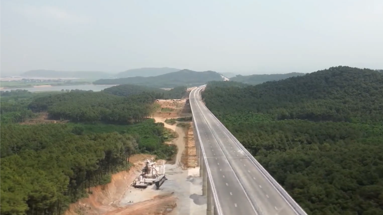 Thu hơn 2.000 tỷ đồng phí sử dụng đường bộ cao tốc