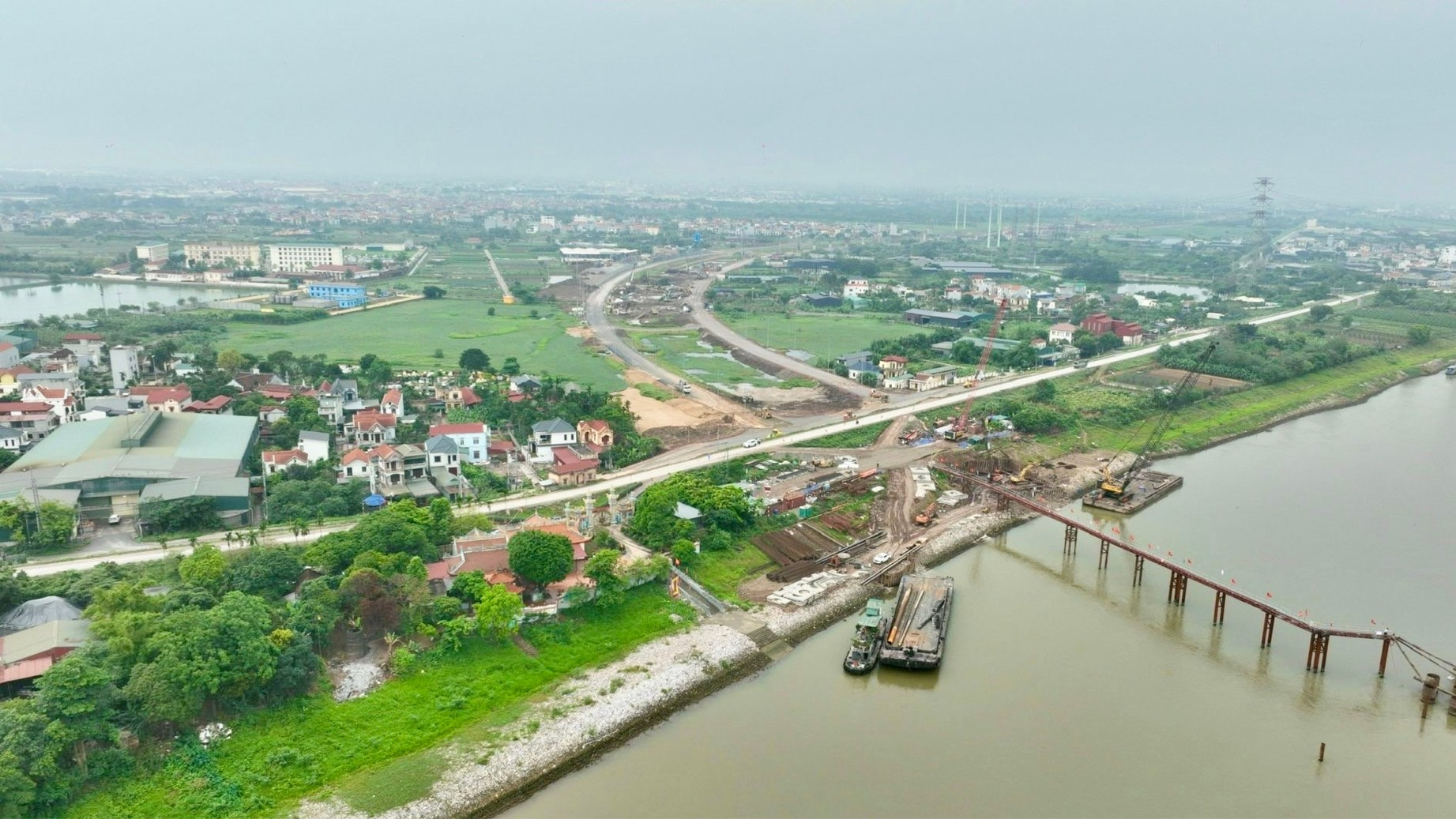 Hà Nội bồi thường đất gấp đôi cho đại lộ sông Hồng