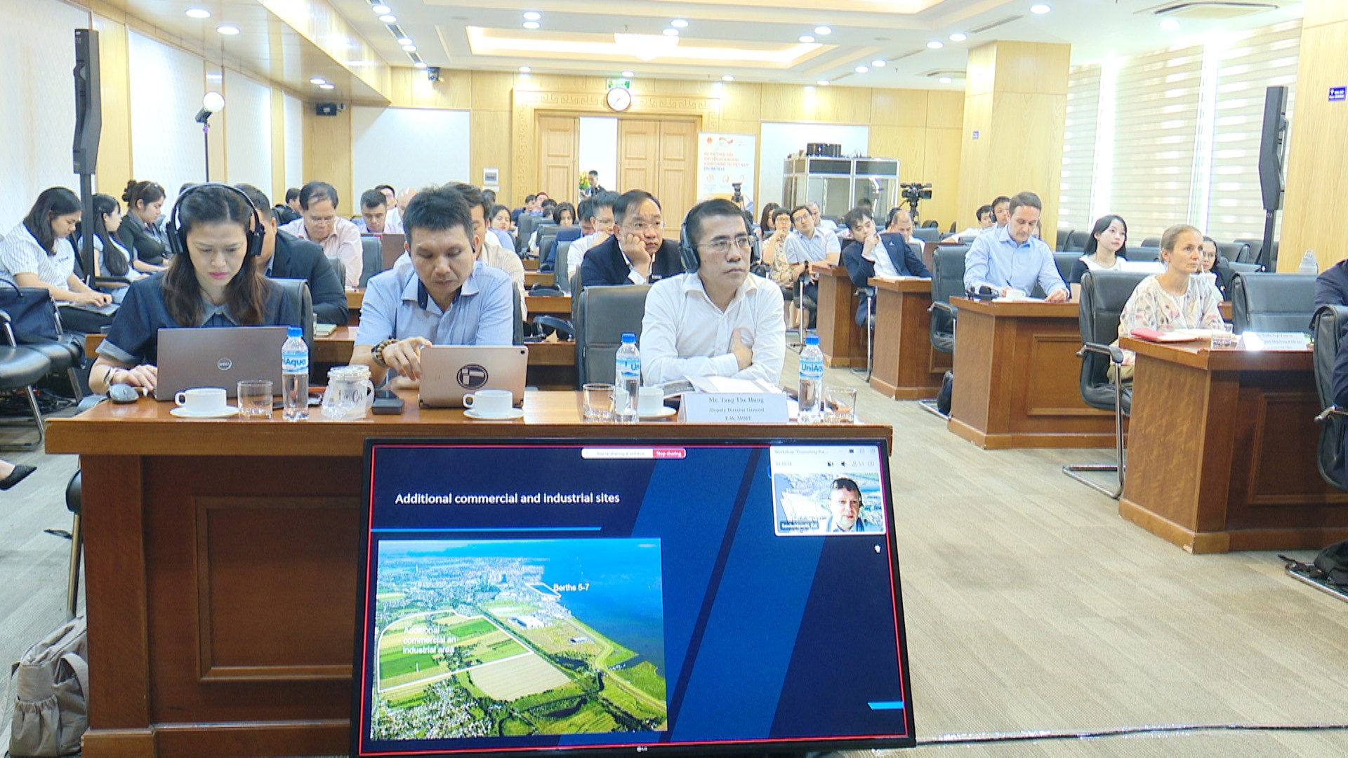Phát triển năng lượng tái tạo tại Việt Nam