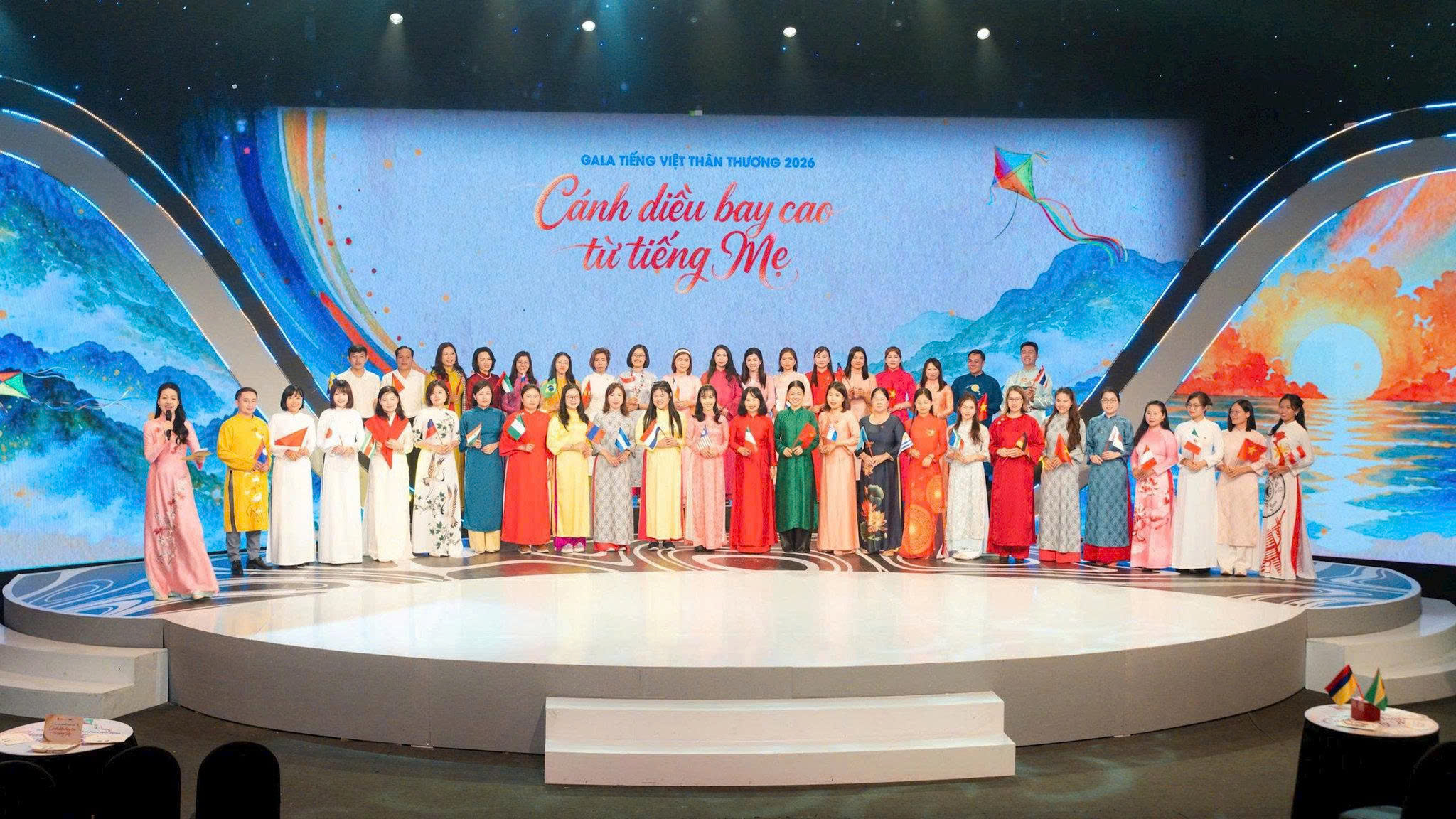 Mang tiếng Việt đi muôn nơi, mang cội nguồn theo suốt cuộc đời
