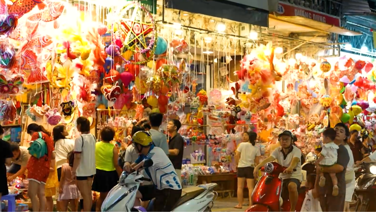 Trung thu sớm trên phố Hàng Mã