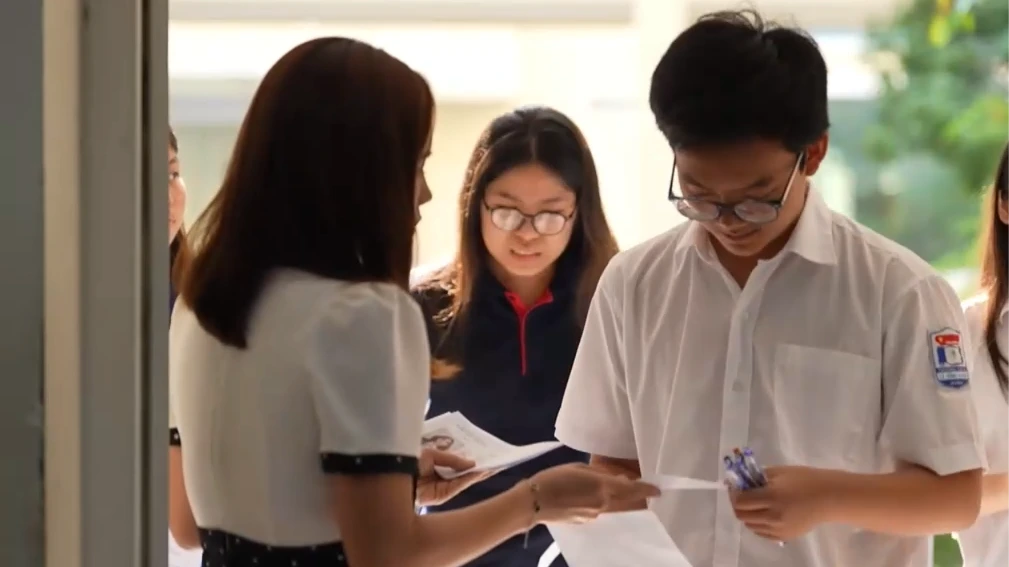 Sắp xếp lại mạng lưới giáo dục, đổi mới thi và tuyển sinh