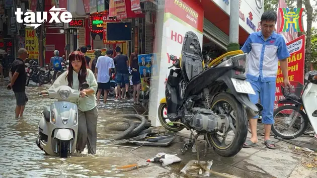 Cửa hàng sửa xe máy bận rộn trong ngày mưa | Bản tin Tàu và Xe | 16/09/2024