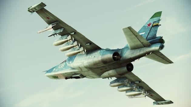 Cận cảnh Su-25 của Nga nhào lộn khi oanh kích Krasny Liman