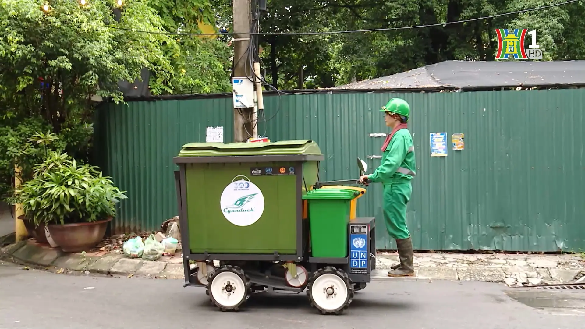 Xe rác trợ lực, giải pháp để môi trường xanh, sạch, đẹp | Người tốt ...