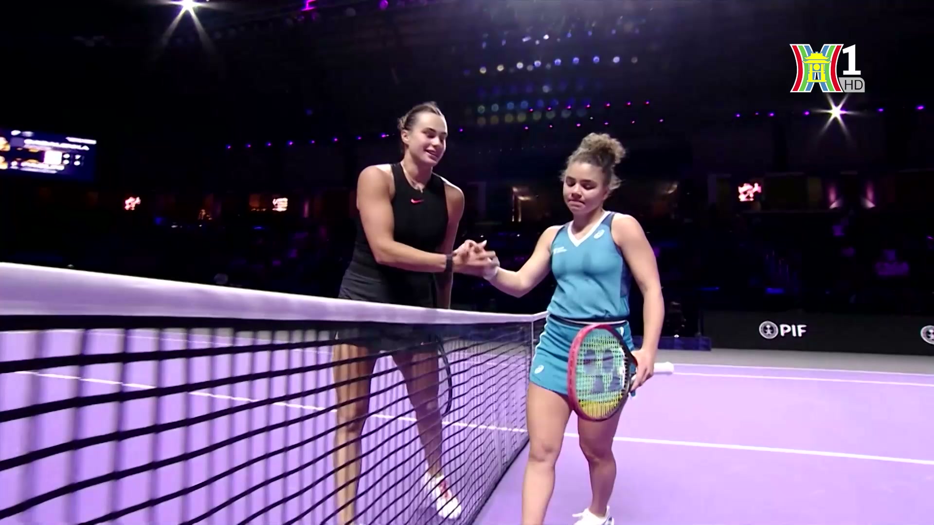 Aryna Sabalenka lọt vào bán kết WTA Finals