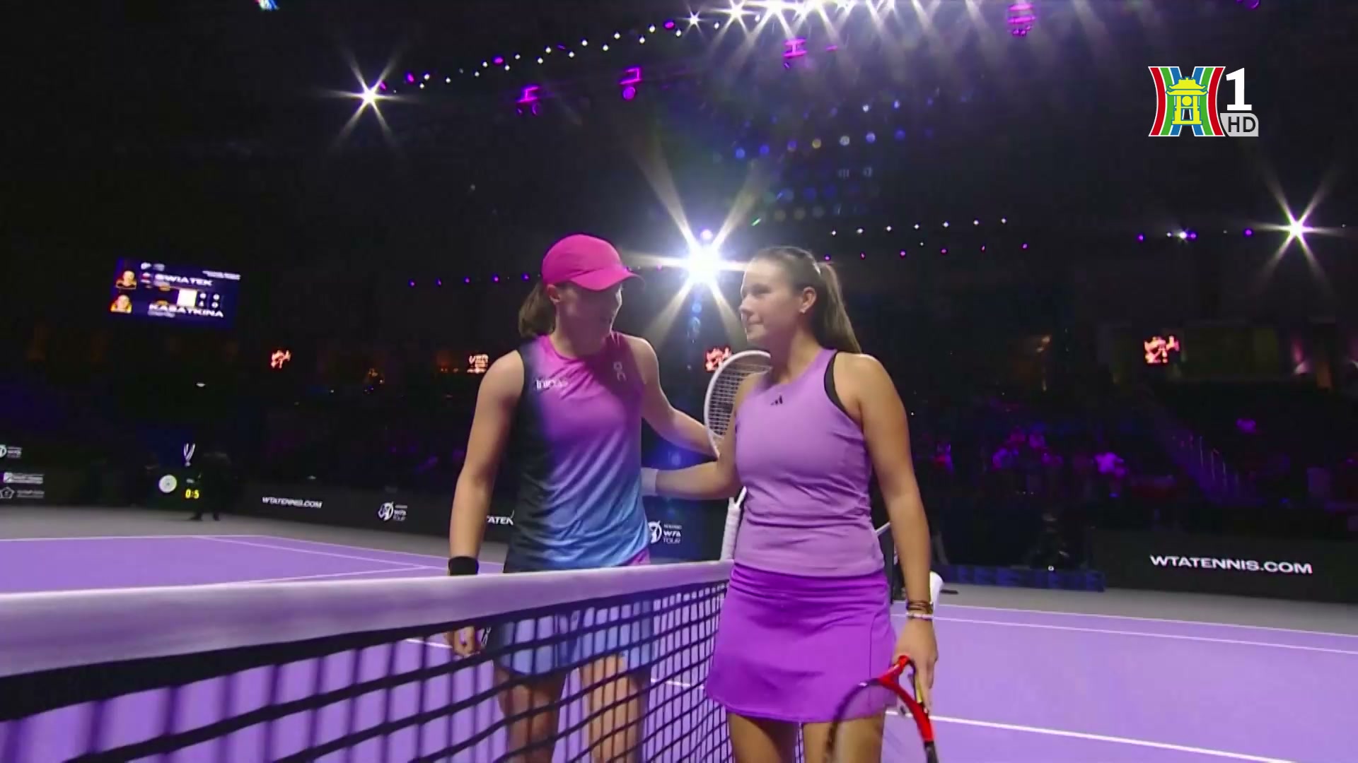 Giải quần vợt WTA Finals: Iga Swiatek không thể vào bán kết