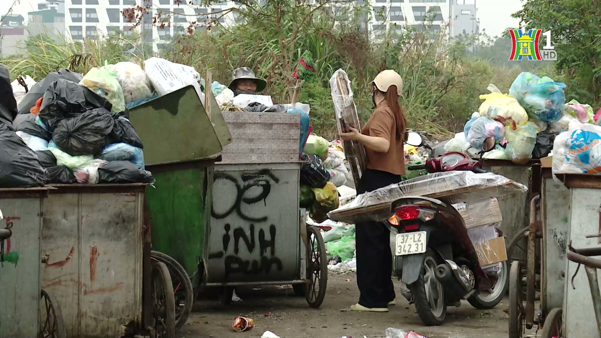 Thu gom và tái chế rác thải tại các đô thị lớn | Thủ đô và thế giới | 28/12/2024