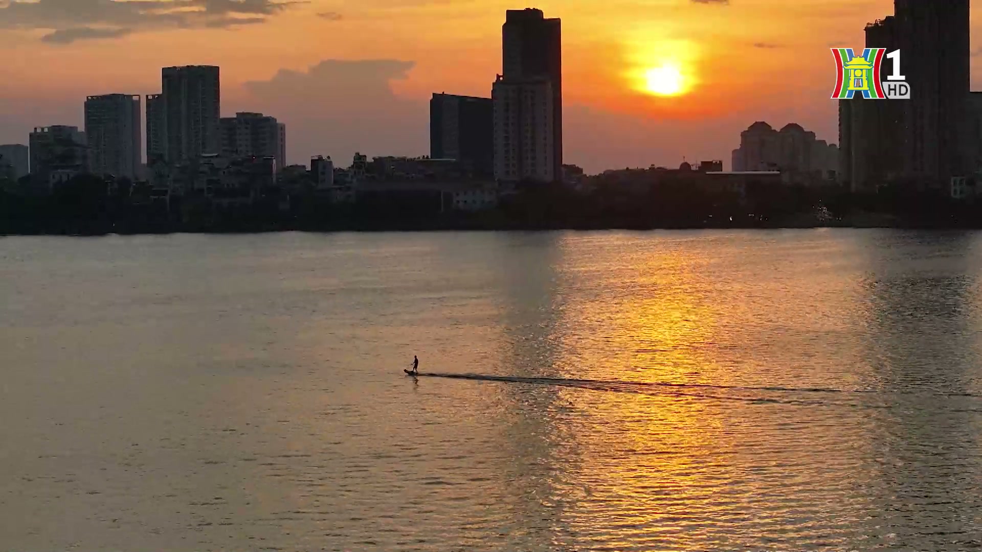 Chiều thu trên đường Thanh Niên