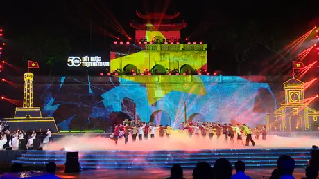 Câu chuyện hòa bình trong '50 năm đất nước trọn niềm vui'