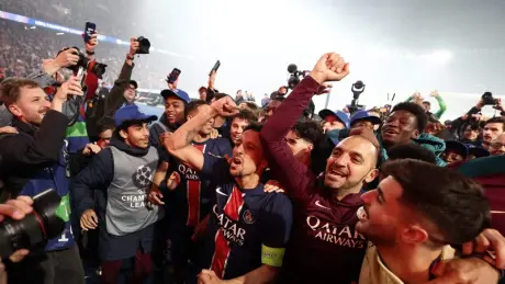 Thủ đô Paris mở hội sau chức vô địch của PSG