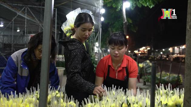 Tâm sự người buôn bán hoa ở Mê Linh