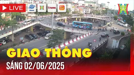 Giờ cao điểm: Giao thông Hà Nội sáng 2/6
