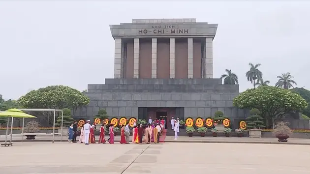 Tạm dừng tổ chức viếng Lăng Chủ tịch Hồ Chí Minh
