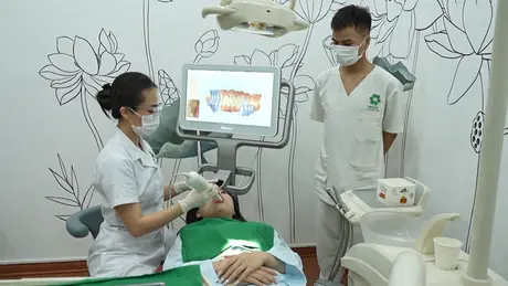 Làm răng thẩm mỹ