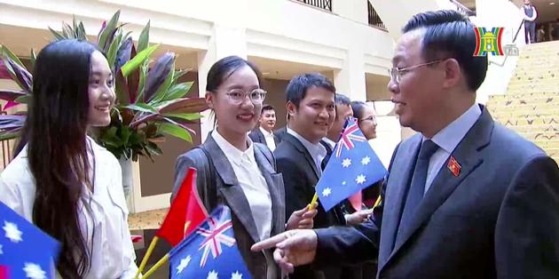 Chủ tịch Quốc hội gặp cộng đồng người Việt tại Australia