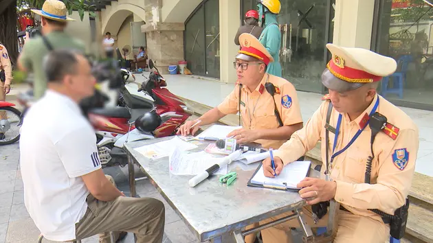 Mạnh tay xử phạt, nâng cao ý thức tham gia giao thông