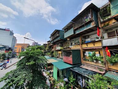Bắt quả tang hai tàu khai thác cát trái phép 