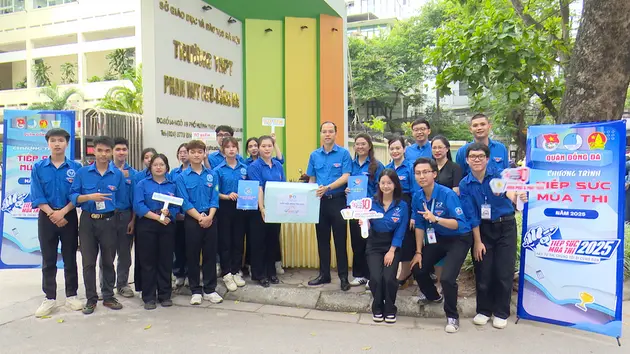 Hơn 5 nghìn thanh niên hỗ trợ thí sinh thi vào 10