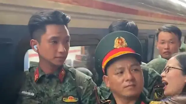 'Nam thần quân đội' Lê Hoàng Hiệp đã tới Hà Nội
