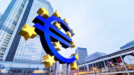 ECB hạ lãi suất xuống mức 2%