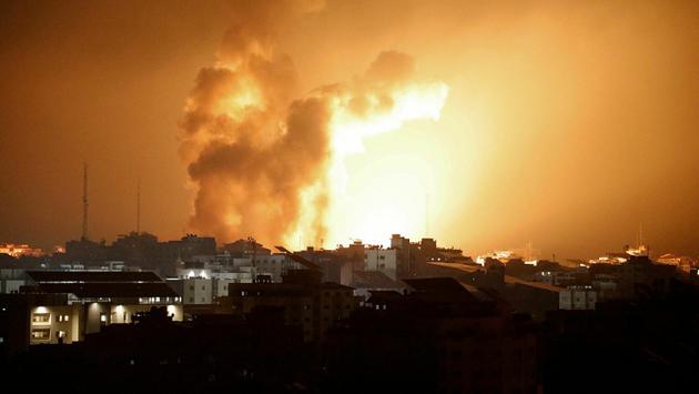 Gaza hứng chịu các cuộc không kích chưa từng có từ Israel