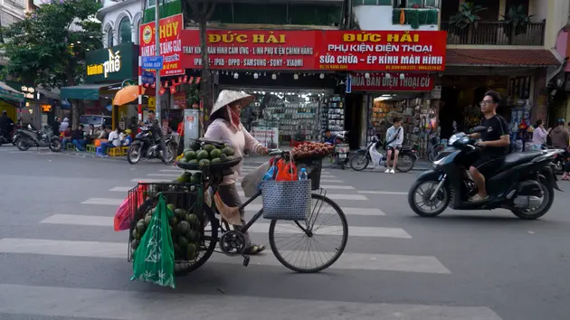 Những gánh hàng rong | Hà Nội đến để yêu | 07/06/2025
