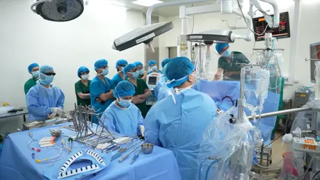 Phẫu thuật thay, sửa van tim ít xâm lấn