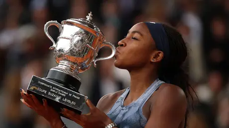 Coco Gauff ngược dòng vô địch Roland Garros