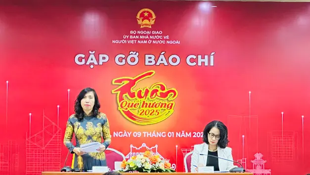 Khoảng 1.000 kiều bào tham dự chương trình Xuân Quê hương 2025