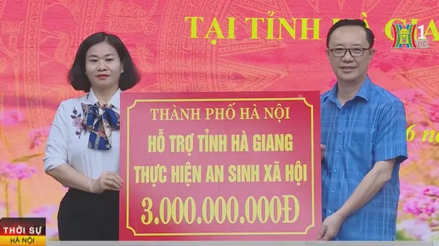 Lãnh đạo TP.Hà Nội thăm hỏi, tặng quà nhân dân Hà Giang