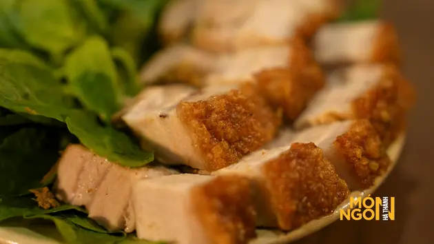 Thịt quay giòn bì
