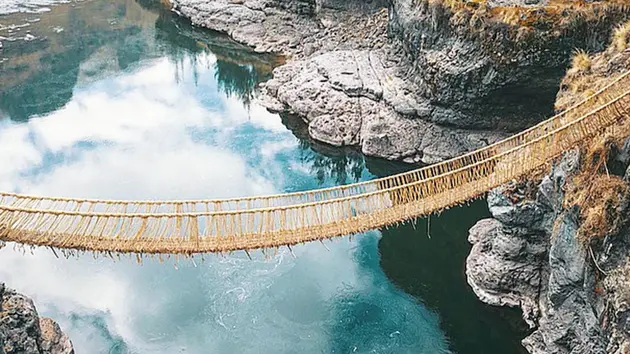 Cây cầu cỏ khô 'độc nhất vô nhị' ở Peru