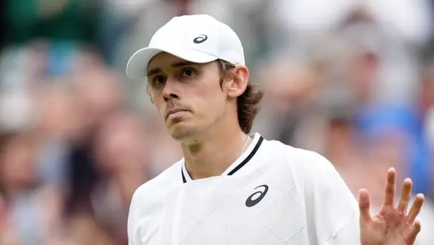 De Minaur rút lui khỏi Wimbledon vì chấn thương