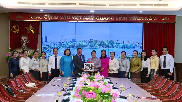 Phụ nữ Hà Nội và Viêng chăn hợp tác hiệu quả